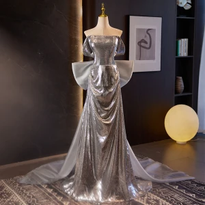 Sparkly Mote Sølv Paljetter Ballkjoler 2024 Prinsesse Strapless Uten Ermer Ryggløse Sløyfe Feie Tog Ball Formelle Kjoler