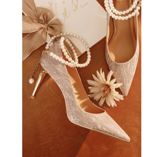 Charmant Gold Pailletten Perle Knöchelriemen Brautschuhe 2023 Leder 8 cm Stilettos Spitzschuh Hochzeit Pumps Hochhackige