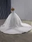 Glitzernden Luxus / Herrlich Weiß Handgefertigt Perlenstickerei Perle Pailletten Brautkleider / Hochzeitskleider 2025 Ballkleid Neckholder Ärmellos Rückenfreies Kapelle-Schleppe