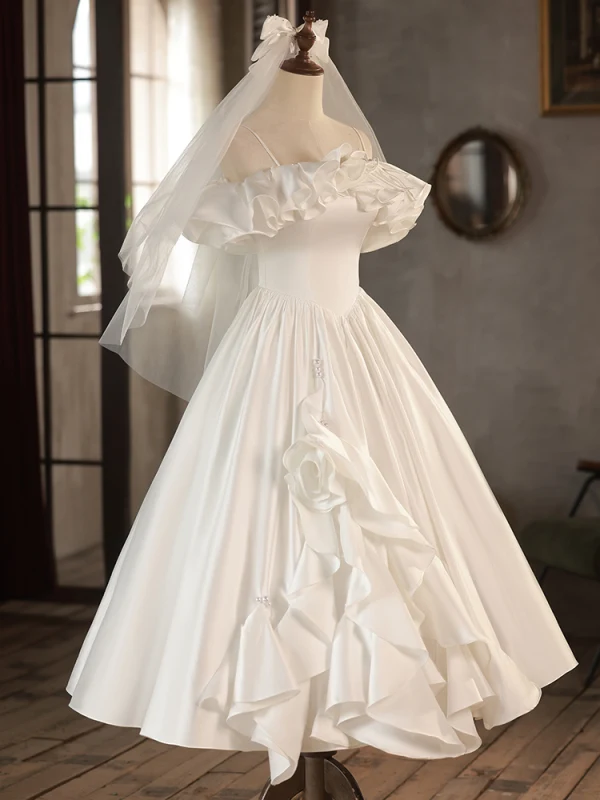 Vintage / Retro Ivory Satin Wedding Dresses 2024 A-Line / Princess Ruffle Spaghetti Straps Short Sleeve Backless Floor-Length / Long Wedding
