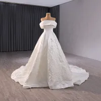 High End Weiß Perlenstickerei Spitze Blumen Satin Brautkleider / Hochzeitskleider 2024 Ballkleid Bandeau Ärmellos Rückenfreies Kapelle-Schleppe Hochzeit