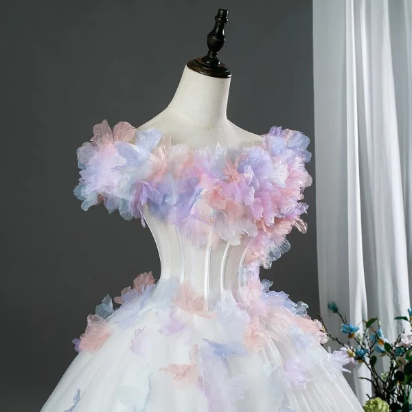 Blumenfee Multifarben Applikationen Weiß Ballkleider 2026 Ballkleid Rundhalsausschnitt Kurze Ärmel Rückenfreies Lange Festliche Kleider
