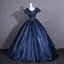 Vintage / Originale Bleu Marine Satin Robe De Bal 2026 Robe Boule V-Cou Manches Courtes Dos Nu Longue