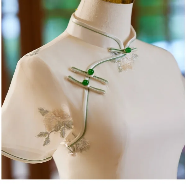 Style Chinois Blanche Impression Longue Cheongsam 2024 Princesse Col Haut Manches Courtes
