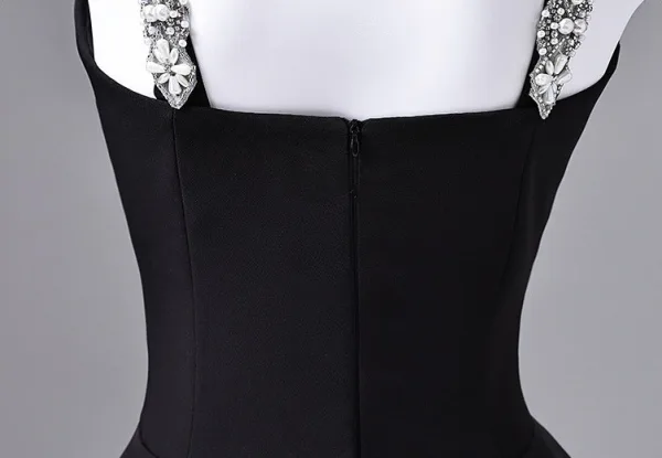 Audrey Hepburn-Stil Schwarz Strass Ballkleider 2026 A Linie Spaghettiträger Ärmellos Rückenfreies Lange Festliche Kleider