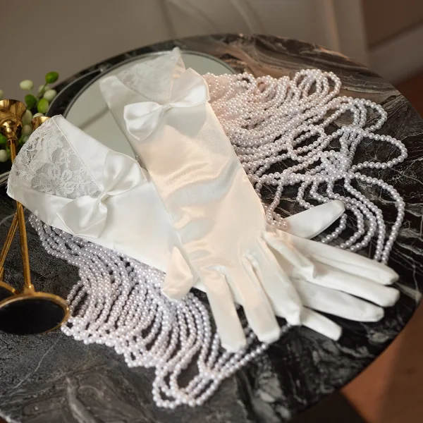 Vintage Elfenben Perle Blonder Blomst Sløyfe Bryllup Brudehansker 2026