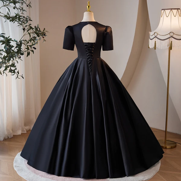 Élégant Noire Perle Robe De Bal 2023 Robe Boule Satin Encolure Dégagée Manches Courtes Dos Nu Longue Promo Robe De Ceremonie