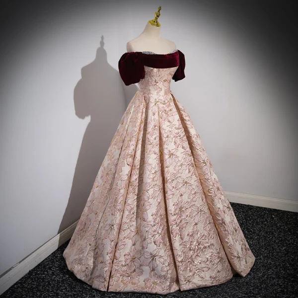 Elegante Burgunderrot Drucken Ballkleider 2023 Ballkleid Off Shoulder Kurze Ärmel Rückenfreies Lange Ball Festliche Kleider