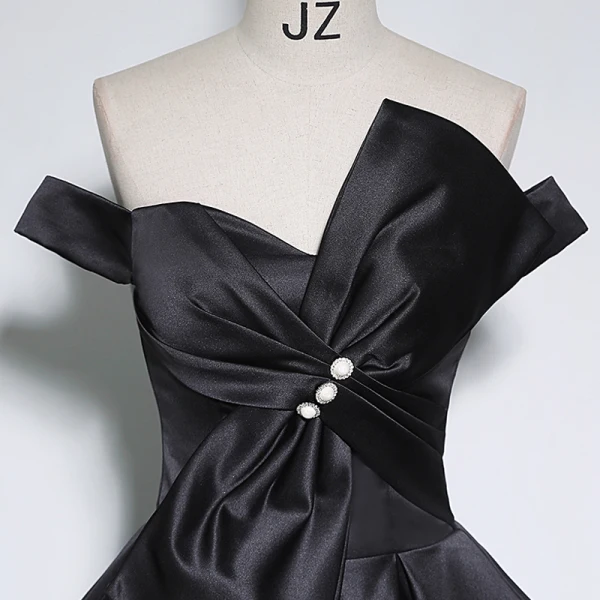 Élégant Noire Satin Robe De Bal 2023 Robe Boule De l'épaule Noeud Sans Manches Dos Nu Longue Promo Robe De Ceremonie