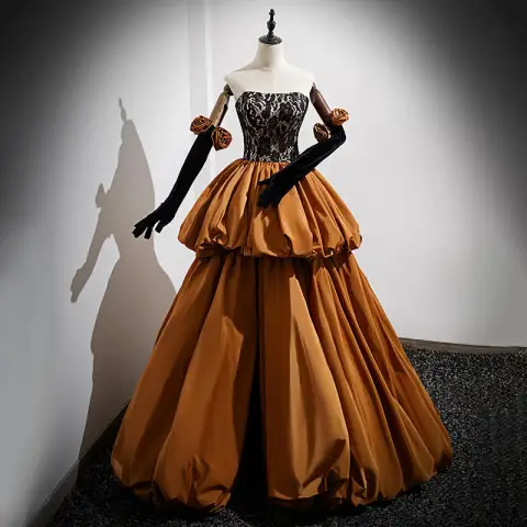 Fine Karamell Gripende Ruffles Ballkjoler 2022 Prinsesse Strapless Uten Ermer Ryggløse Lange Ball Formelle Kjoler