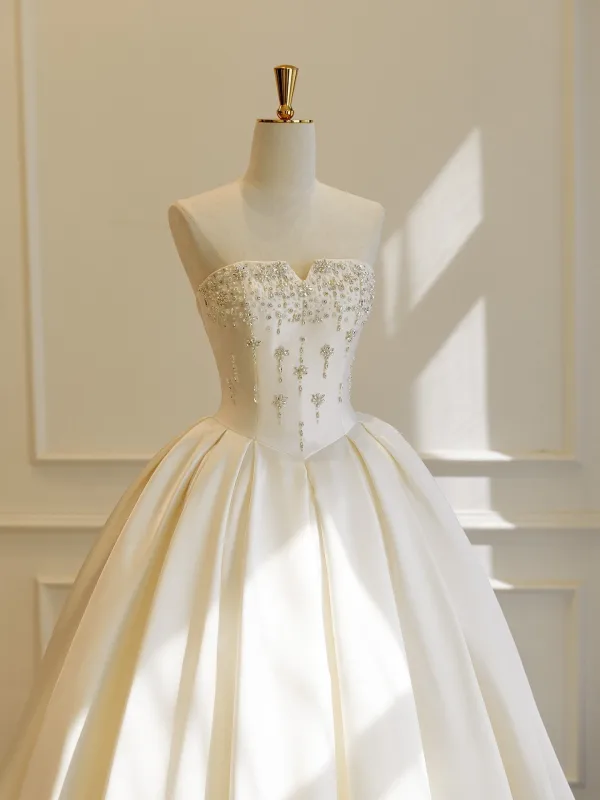 Luxe Ivoire Fait main Faux Diamant Satin Robe De Mariée 2026 Robe Boule Bustier Sans Manches Dos Nu Longue