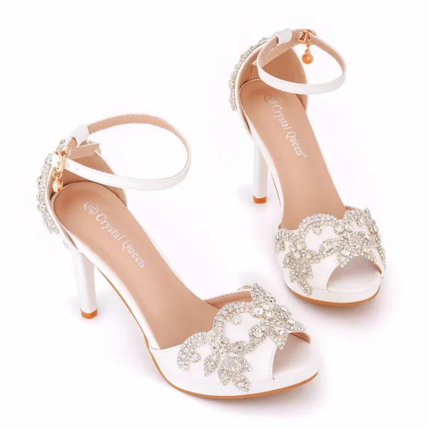 Piękne Białe Rhinestone Buty Ślubne 2023 Z Paskiem 10 cm Szpilki Peep Toe Ślub Sandały Wysokie Obcasy