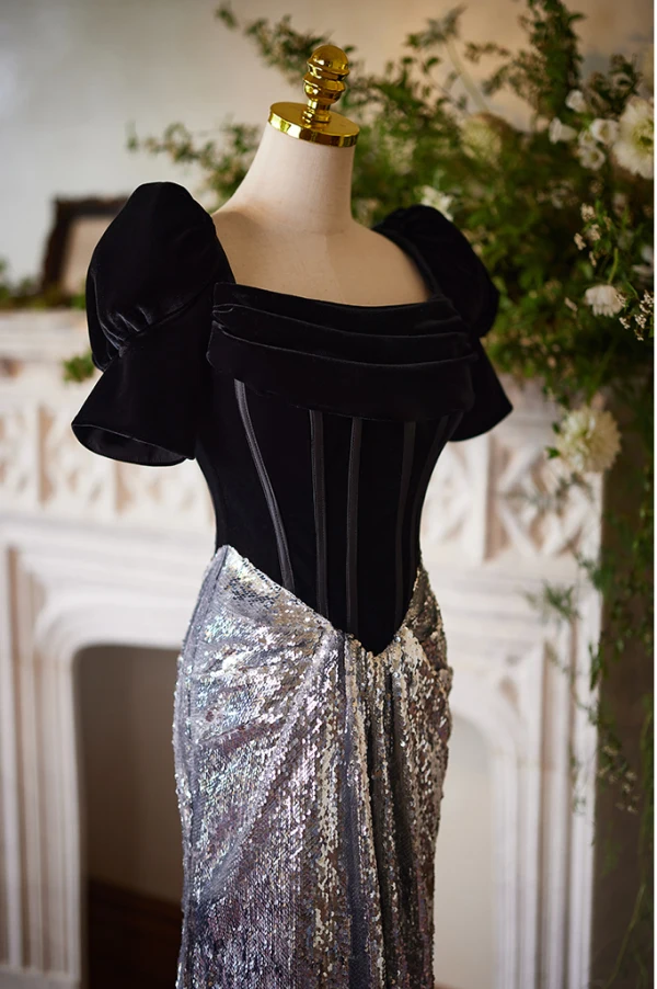 Charmant Noire Paillettes Robe De Soirée 2024 Trompette / Sirène Encolure Carrée Gonflée Manches Courtes Dos Nu Noeud Train De Balayage Soirée Robe De Ceremonie