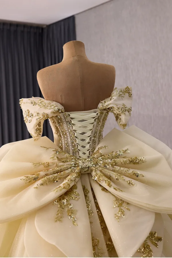 Luxury / Gorgeous Champagne Beading Sequins Wedding Dresses 2026 Ball Gown Off-The-Shoulder Short Sleeve Backless Bow Chapel Train