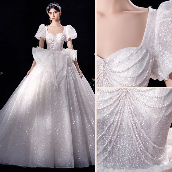 Luxus / Herrlich Ivory / Creme Perlenstickerei Perle Pailletten Brautkleider / Hochzeitskleider 2022 Ballkleid Eckiger Ausschnitt Geschwollenes Kurze Ärmel Rückenfreies Schleife Königliche Schleppe Hochzeit