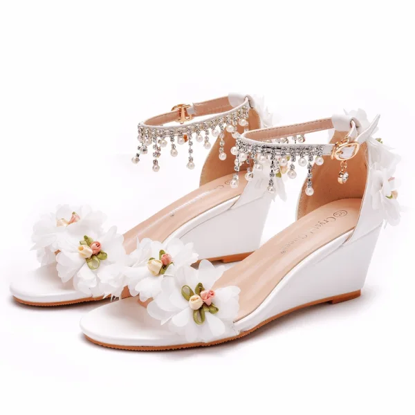 Chic / Beautiful White Pearl Rhinestone Ankle Strap Tassel Appliques Outdoor / Garden Womens Sandals 2023 6 cm Wedges Open / Peep Toe Sandals