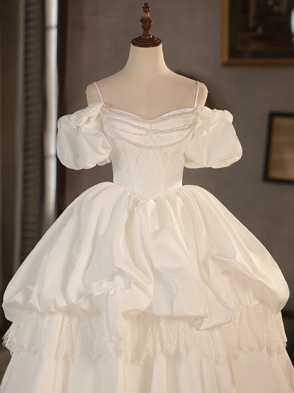 Vintage / Retro Ivory Cascading Ruffles Pearl Wedding Dresses 2024 Satin Ball Gown Spaghetti Straps Puffy Short Sleeve Backless Floor-Length / Long Wedding