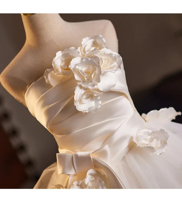 Edles Weiß Applikationen Schleife Stoffgürtel Brautkleider / Hochzeitskleider 2025 Ballkleid Bandeau Ärmellos Rückenfreies Lange Hochzeit
