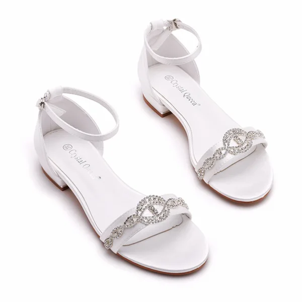Sexig Vita Rhinestone Platt Brudskor 2023 Ankelband Peep Toe Bröllop Sandaler