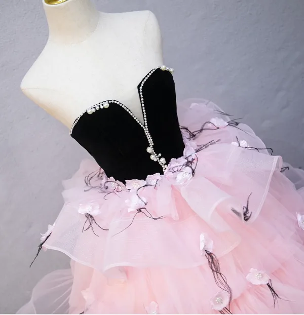 Lovely Blushing Pink Appliques Pearl Rhinestone Cascading Ruffles Prom Dresses 2025 Ball Gown Strapless Sleeveless Backless Floor-Length / Long Prom Formal Dresses