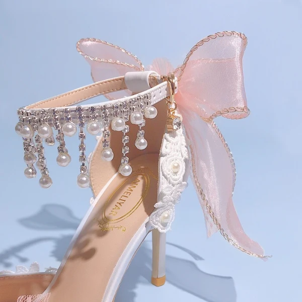 Schön Weiß Applikationen Schleife Brautschuhe 2023 Perle Strass Knöchelriemen 9 cm Stilettos Spitzschuh Hochzeit Sandaletten Hochhackige