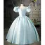 Élégant Bleu Ciel Perlage Perle Appliques Anniversaire Robe Ceremonie Fille 2022 Robe Boule Satin Encolure Carrée Gonflée Manches Courtes Dos Nu Noeud Longue Robe Ceremonie Fille