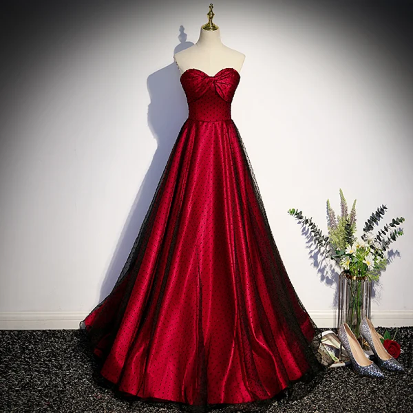 Chic / Beautiful Burgundy Spotted Satin Prom Dresses 2022 A-Line / Princess Strapless Sleeveless Backless Floor-Length / Long Formal Dresses