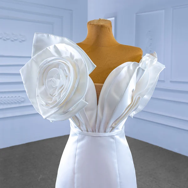 Schöne Weiß Satin Brautkleider / Hochzeitskleider 2022 Meerjungfrau Ärmellos Bandeau Blumen Rückenfreies Sweep / Pinsel Zug