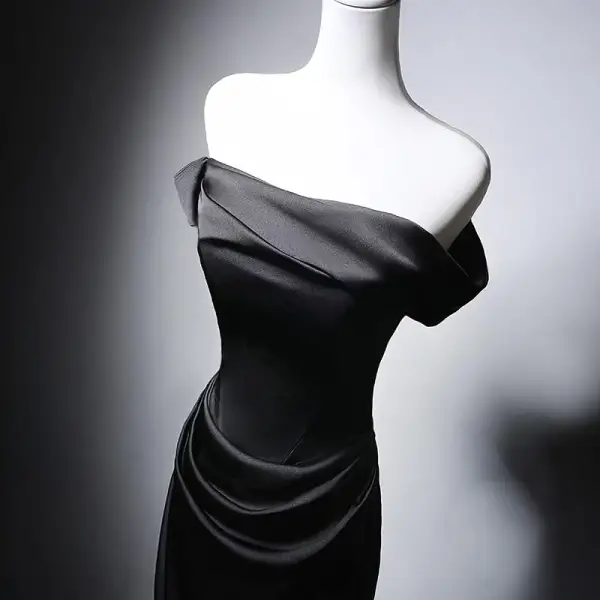 Sexy Black Trumpet / Mermaid Evening Dresses 2025 Strapless Sleeveless Backless Sweep Train Evening Party Formal Dresses