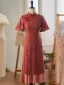 Chiński Styl Vintage Czerwone Długość Herbaty Cheongsam 2024 Syrena / Rozkloszowane Wysokiej Szyi Kótkie Rękawy