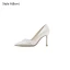 Elegant White Satin Appliques Wedding Shoes 2024 8 cm Stiletto Heels Pointed Toe Wedding Pumps High Heels