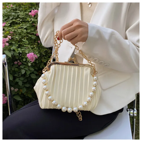 Vintage / Retro White Pearl Shell Prom Clutch Bags 2023