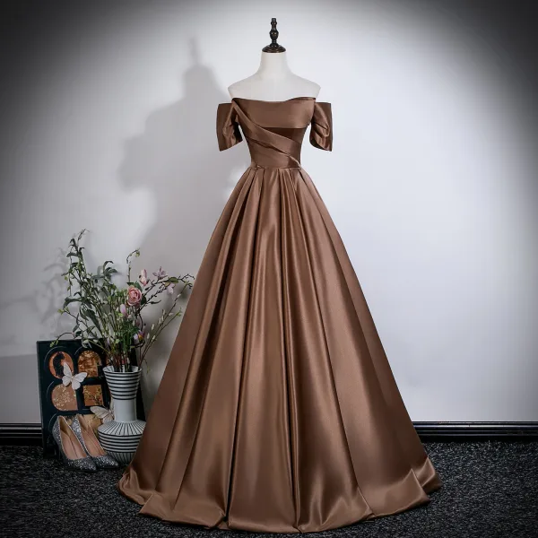 Vintage Brun Satin Balklänningar 2026 Balklänning Av Axeln Korta ärm Halterneck