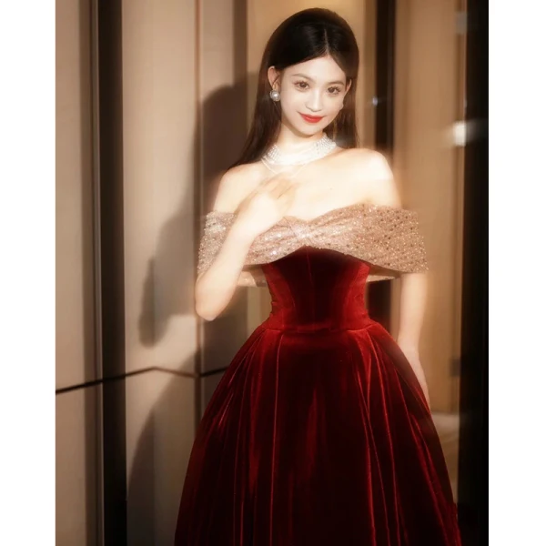 Sexy Burgundy Sequins Velvet Prom Dresses 2023 A-Line / Princess Off-The-Shoulder Sleeveless Backless Floor-Length / Long Prom Formal Dresses
