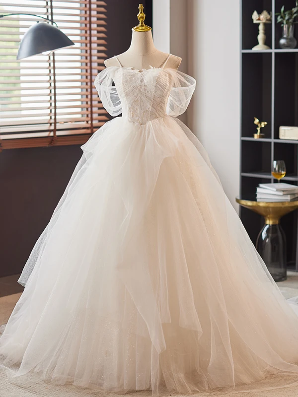 Western Weiß Perlenstickerei Perle Spitze Blumen Fallende Rüsche Brautkleider / Hochzeitskleider 2024 Ballkleid Spaghettiträger Kurze Ärmel Rückenfreies Sweep / Pinsel Zug Hochzeit