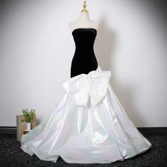 Charming Black Bow Prom Dresses 2025 Trumpet Mermaid Strapless Sleeveless Backless Sweep Train Formal Dresses