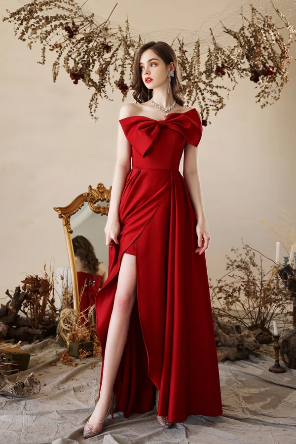 Charmant Rot Satin Abendkleider 2022 A Linie Bandeau Schleife Ärmellos Rückenfreies Gespaltete Front Lange Abend Festliche Kleider