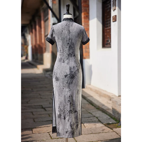 Style Chinois Gris Fendue devant Thé Longueur Promo Cheongsam 2024 Trompette / Sirène Col Haut Manches Courtes