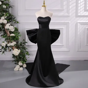 Audrey Hepburn Style Black Satin Prom Dresses 2024 Trumpet Mermaid Strapless Sleeveless Backless Bow Sweep Train Prom Formal Dresses