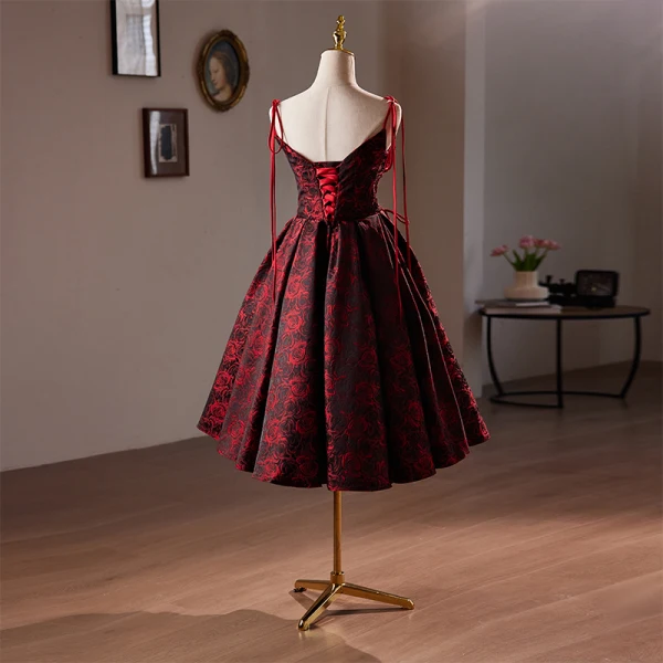 Vintage / Retro Burgundy Printing Short Homecoming Graduation Dresses 2024 A-Line / Princess Spaghetti Straps Sleeveless Backless Formal Dresses