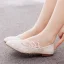 Élégant Blanche Paillettes En Dentelle Fleur Plate Chaussure De Mariée 2023 À Bout Pointu Mariage Talons