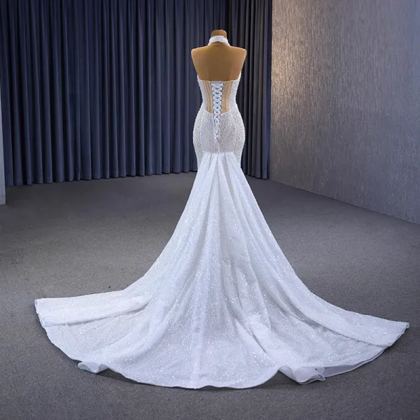 Luxus / Herrlich Sexy Weiß Handgefertigt Perlenstickerei Perle Ballkleider 2023 Meerjungfrau Neckholder Ärmellos Rückenfreies Hof-Schleppe Festliche Kleider
