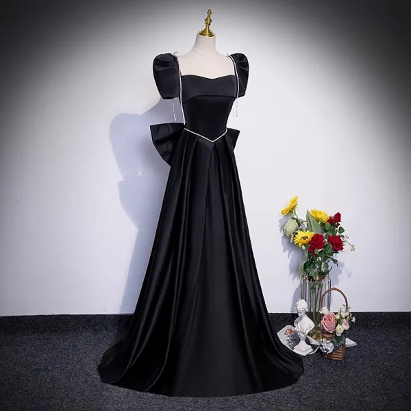Élégant Noire Faux Diamant Gland Satin Robe De Bal 2023 Princesse Encolure Carrée Manches Courtes Dos Nu Noeud Longue Promo Robe De Ceremonie