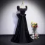 Élégant Noire Faux Diamant Gland Satin Robe De Bal 2023 Princesse Encolure Carrée Manches Courtes Dos Nu Noeud Longue Promo Robe De Ceremonie