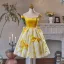 Fashion Yellow Homecoming Bow Short Graduation Dresses 2024 A-Line / Princess Off-The-Shoulder Sleeveless Backless
