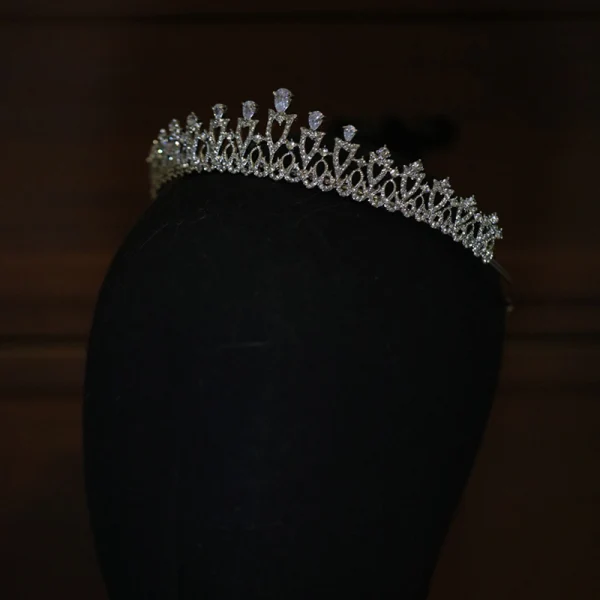 Eleganckie Srebrny Rhinestone Stop Cyrkon Ślub Tiara 2022 Ozdoby Do Włosów Ślubne