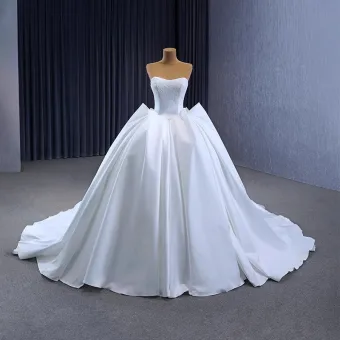 Haut De Gamme Ivoire En Dentelle Fleur Satin Robe De Mariée 2023 Robe Boule Bustier Sans Manches Dos Nu Royal Train Mariage