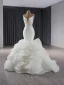 Sexy Haut de Gamme Blanche Perle Faux Diamant Volants en Cascade Robe De Mariée 2024 Trompette / Sirène Bustier Sans Manches Dos Nu Train De Balayage Mariage
