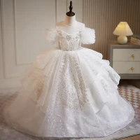 Sjarmerende Hvit Beading Paljetter Perle Rhinestone Gripende Ruffles Blomsterpikekjoler 2023 Ballkjole Scoop Halsen Korte Ermer Feie Tog Bursdag Blomsterpikekjoler