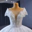 High End Weiß Handgefertigt Perlenstickerei Perle Pailletten Brautkleider / Hochzeitskleider 2023 Ballkleid Rundhalsausschnitt Kurze Ärmel Rückenfreies Kapelle-Schleppe Hochzeit